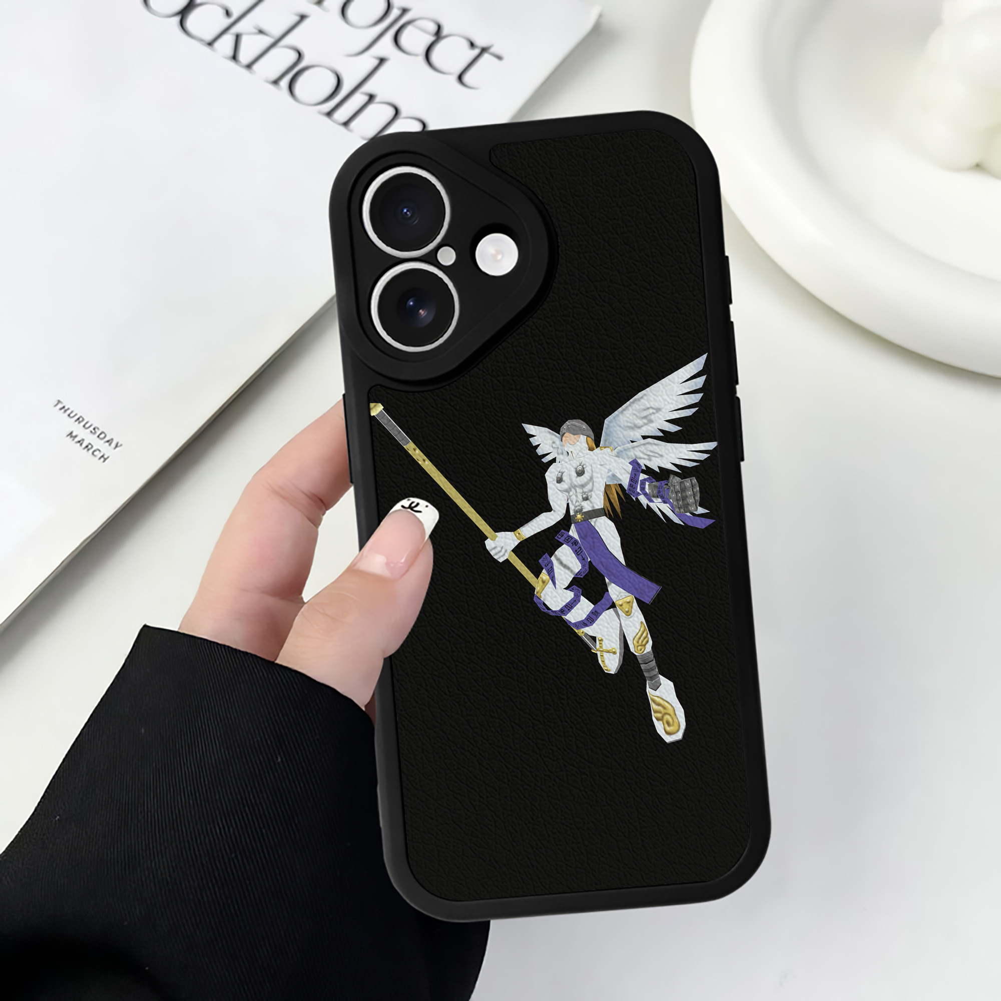 （画像用） Digimon デジタルモンスター/デジモン 【iPhone 16シリーズ対応】シリコンスマホケース（レザー調） 材質：シリコン